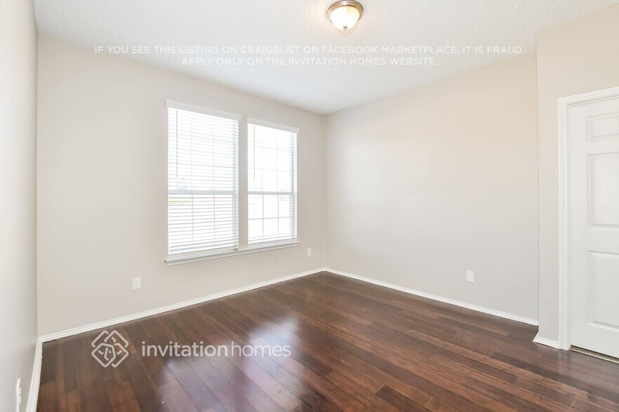 Building Photo - 205 Moss Dr