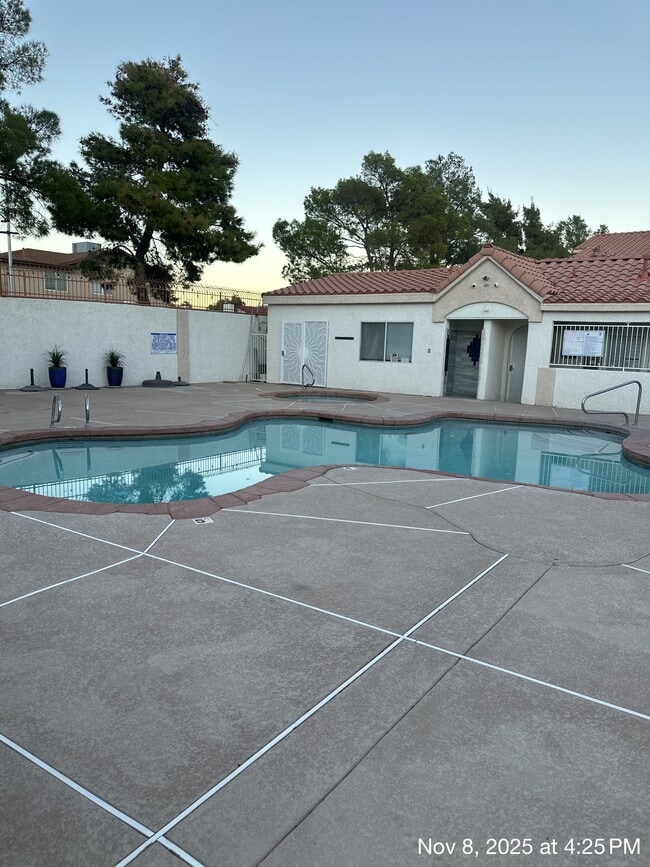 Building Photo - 6833 Coral Rock Dr
