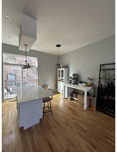 Building Photo - 2205 W Ohio St