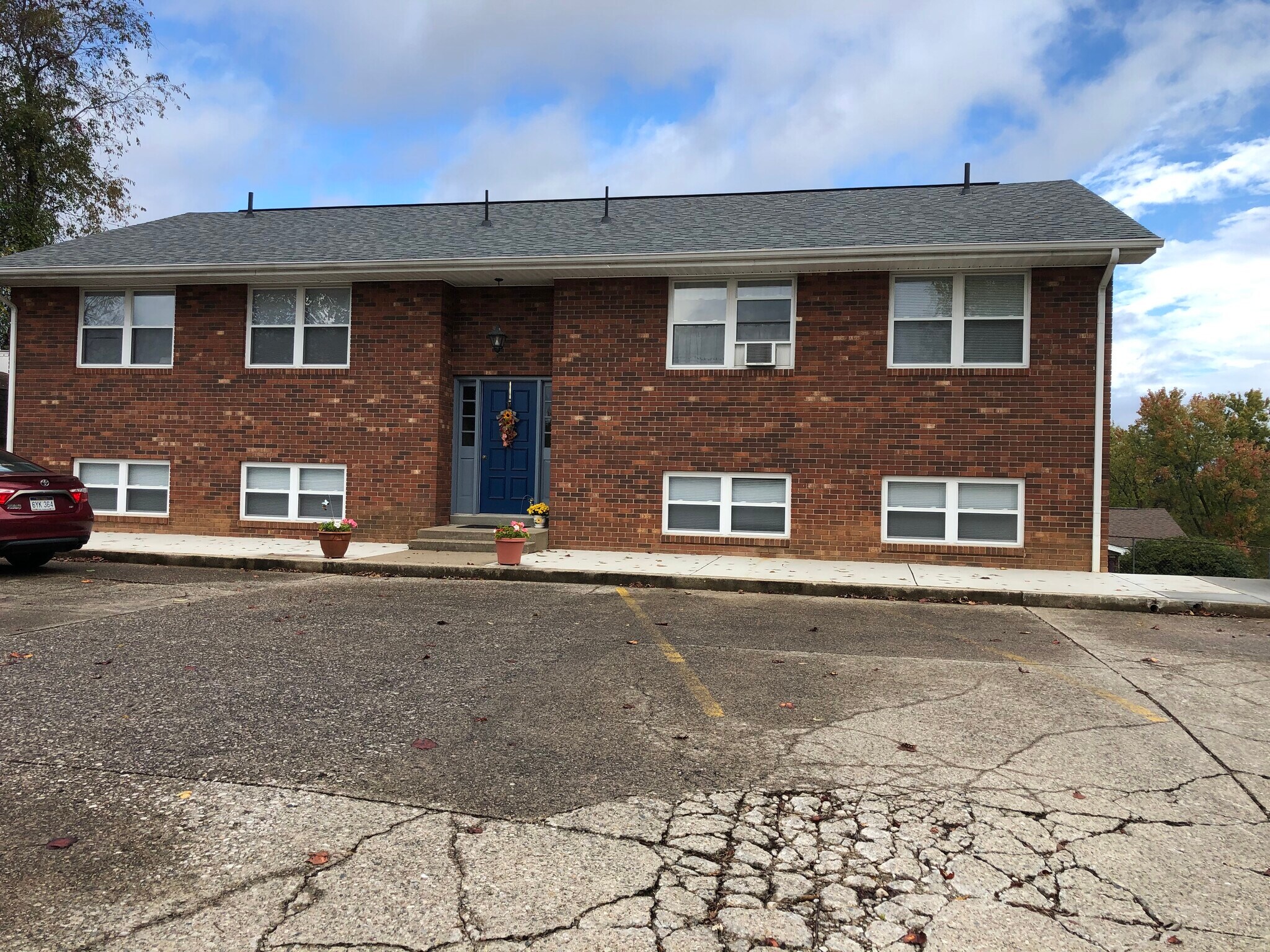Building Photo - 101 Colonial Oaks Dr