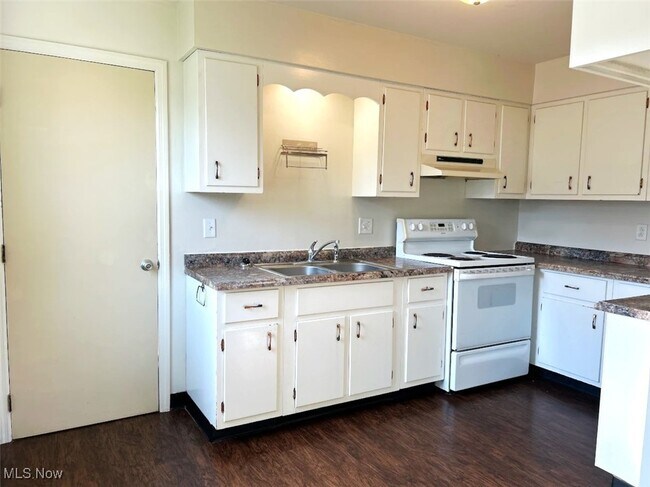 Building Photo - 20 E 36th St