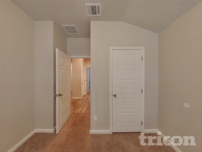 Building Photo - 5807 Noah Pl