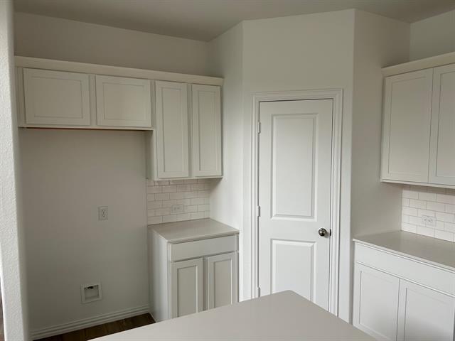 Building Photo - 2517 Maplehurst Dr