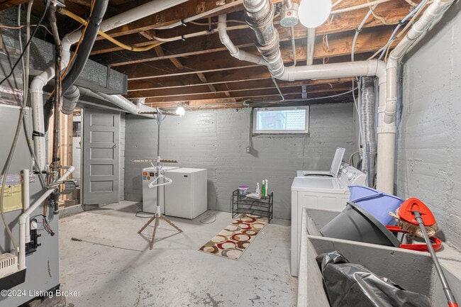 Building Photo - 872 Clarks Ln
