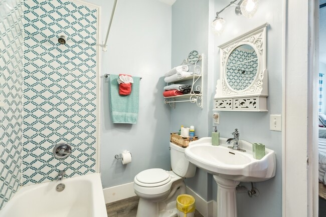 Building Photo - 4123 Avenue Q