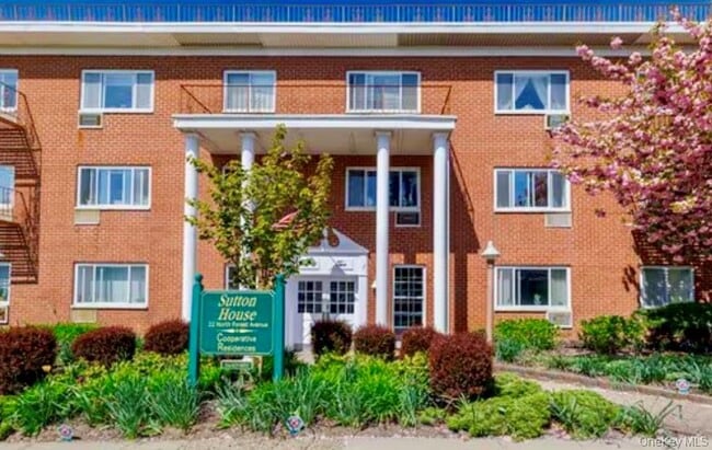 Building Photo - 22 N Forest Ave