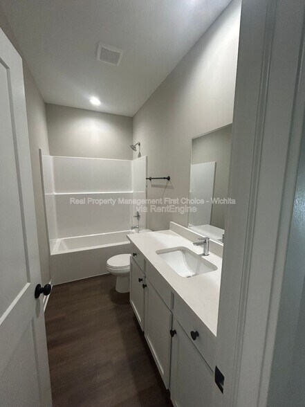 Building Photo - 1965 Cody