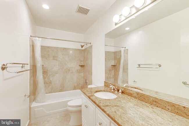 Building Photo - 1660 Beekman Pl NW