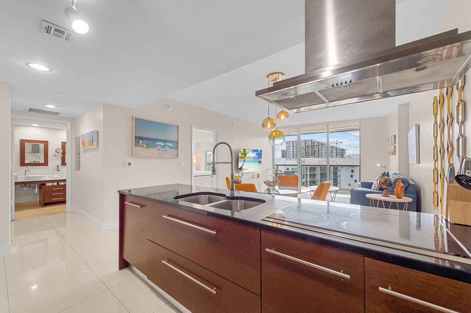 Building Photo - 485 Brickell Ave