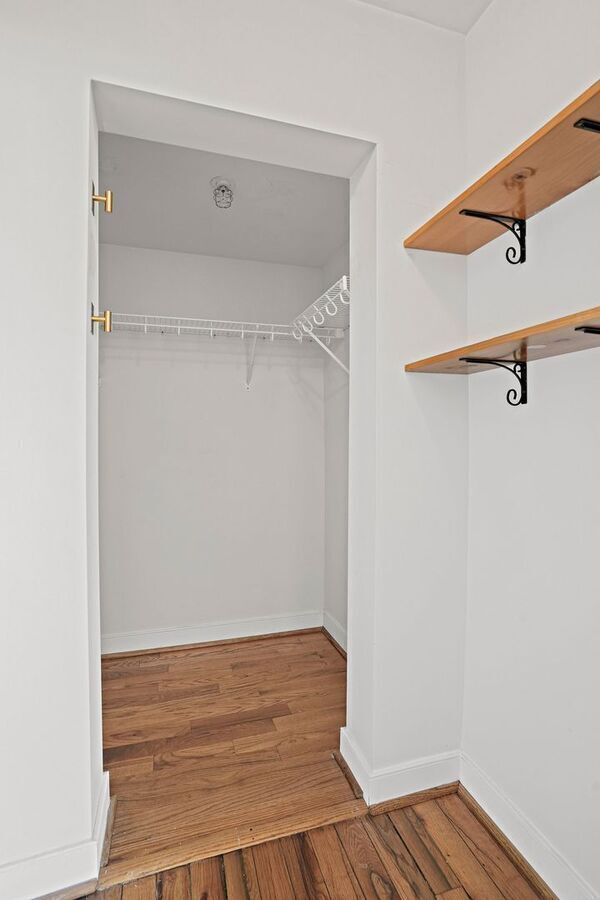 Building Photo - 420 16th St SE