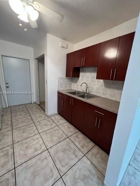 Building Photo - 3 bedroom in Miami FL 33161