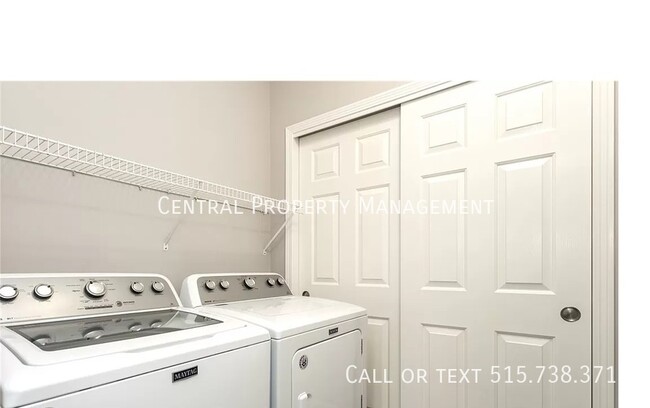 Building Photo - 1760 SE LA Grant Pkwy