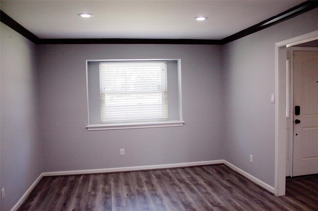 Building Photo - 2015 Tucumcari Dr