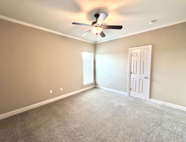 Building Photo - 9413 Burbank Dr