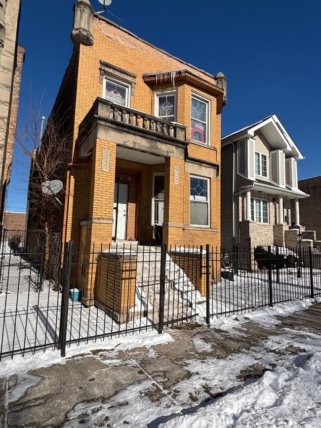 Building Photo - 3424 W 12th Pl