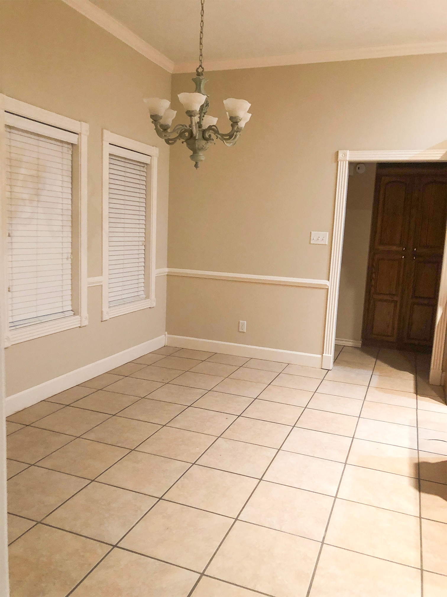 Eating area in kitchen - 2405 Tyler Ln