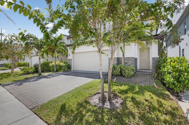 Building Photo - 4320 Buttonwood Dr