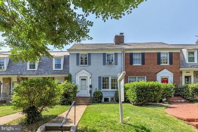 Building Photo - 1710 37th St NW