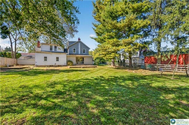 Building Photo - Beautifully updated Bethlehem home now available for rent that blends classic character with mode...