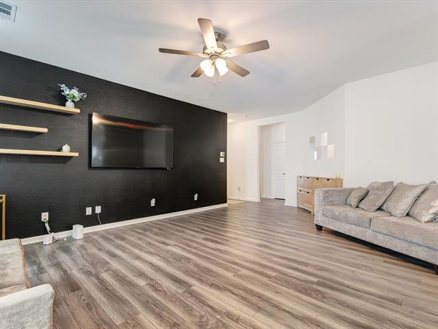 Building Photo - 2077 Hartley Dr