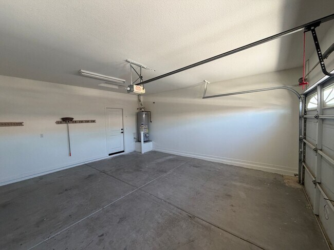 Building Photo - Beautifully Remodeled North Peoria Home 3 Bedroom 2 Bath Plus Office