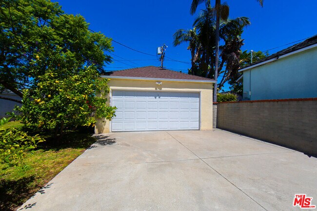 Building Photo - 6353 W 82nd St