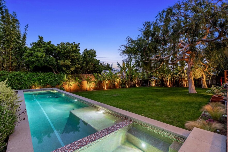 Backyard - 2697 Wilson St