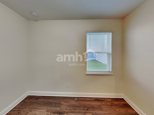 Building Photo - 1324 Celery Ave