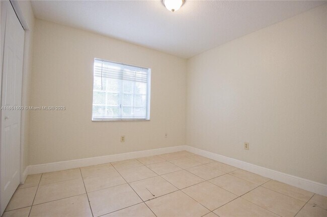 Building Photo - 15650 NW 39th Ct