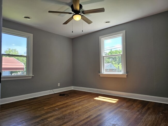 Building Photo - 132 N Beech Ave