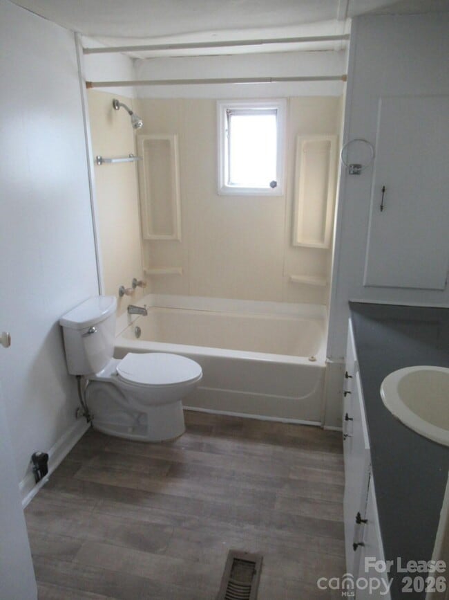 Building Photo - 6682 E North Carolina 150 Hwy