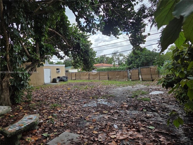 Building Photo - 2135 Plunkett Ct