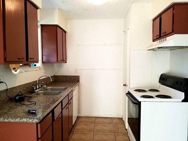 Building Photo - 11523 Glenwolde Dr