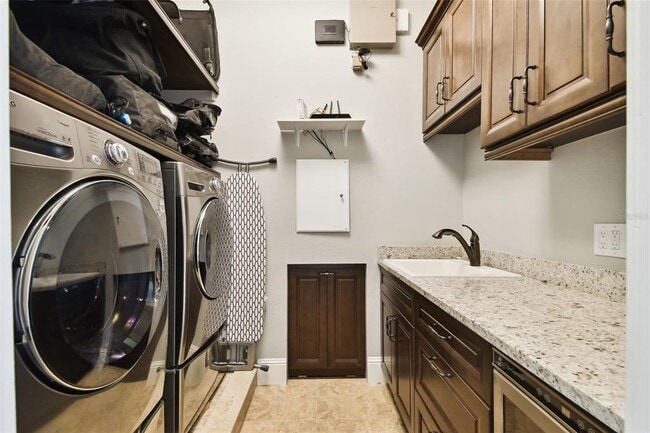 Building Photo - 134 Chesapeake Ave