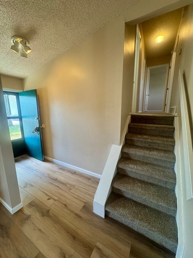 Building Photo - 4 Bedroom Home in Village 7, Centrally Loc...