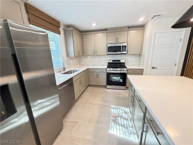 Building Photo - 541 Bellum Dr