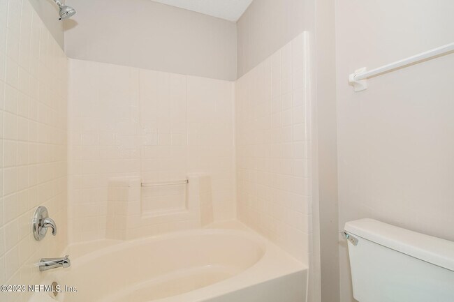 Building Photo - 605 Abbey Ct