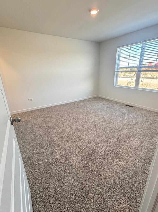 Building Photo - 2246 Barbera Dr