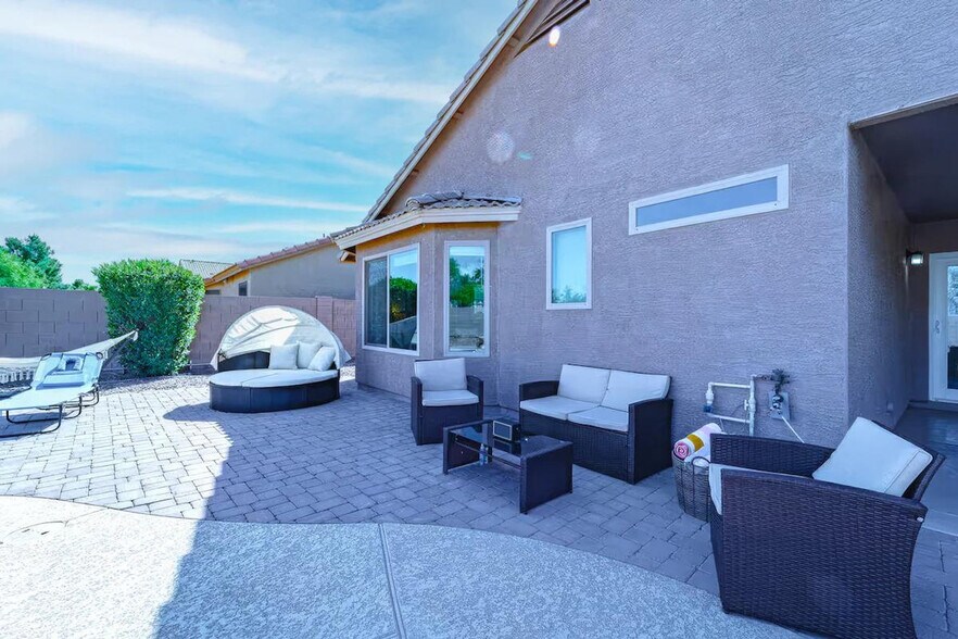 Building Photo - 1546 N Desert Willow St