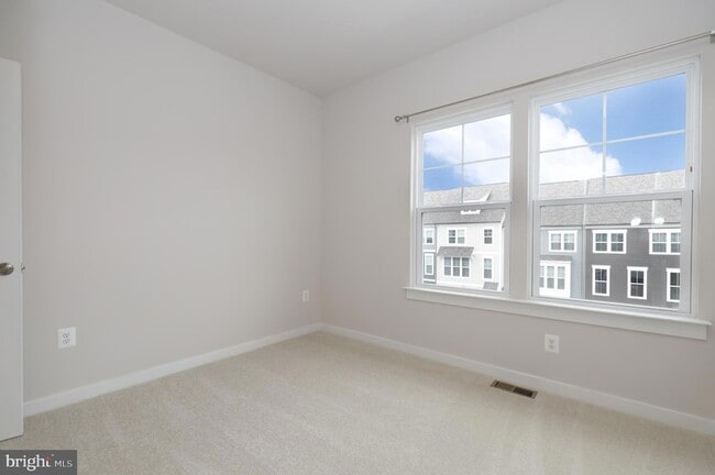 Building Photo - 1709 Beech Leaf St