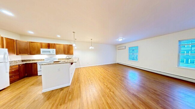 Building Photo - 2 bed, 1 bath townhouse style apartment with washer & dryer provided (45 Griffin Ln #201)