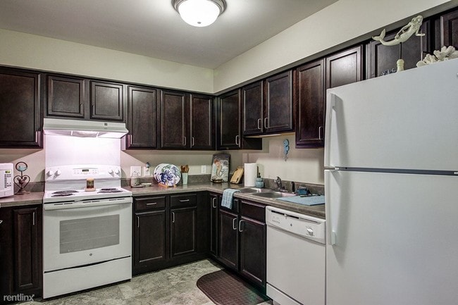 Building Photo - 2 br, 1 bath Apartment - Tooley Place