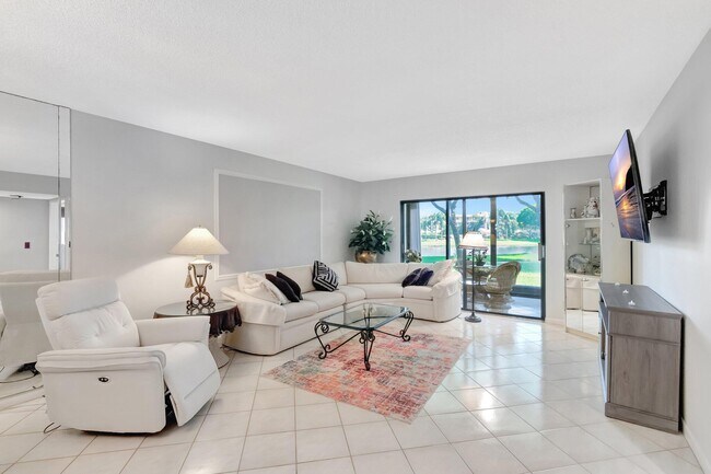 Building Photo - 7280 Amberly Ln