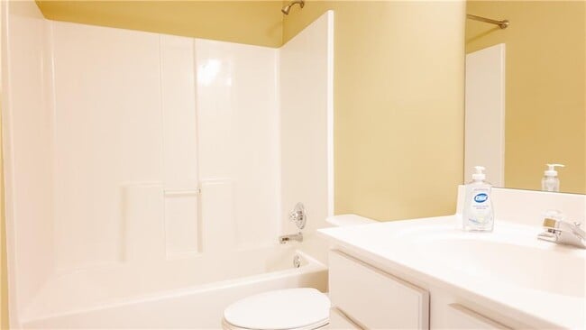 Building Photo - 2327 Oak Glenn Cir