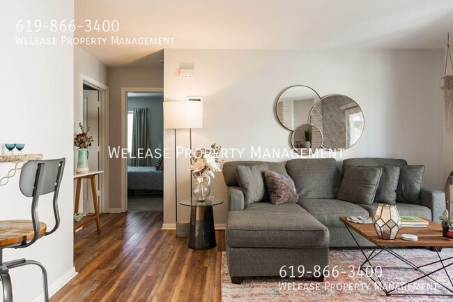 Building Photo - 2 bed 1 bath Sunny top floor end unit in G...