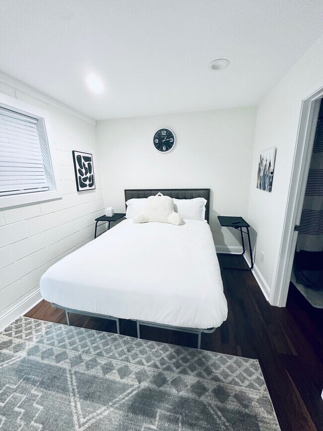 Building Photo - 86 Crest Ln