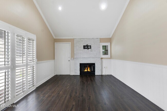 Building Photo - 408 Via Colinas