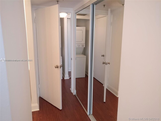 Building Photo - 20515 E Country Club Dr