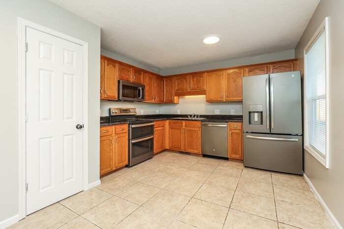 Building Photo - 1026 Mile High Dr