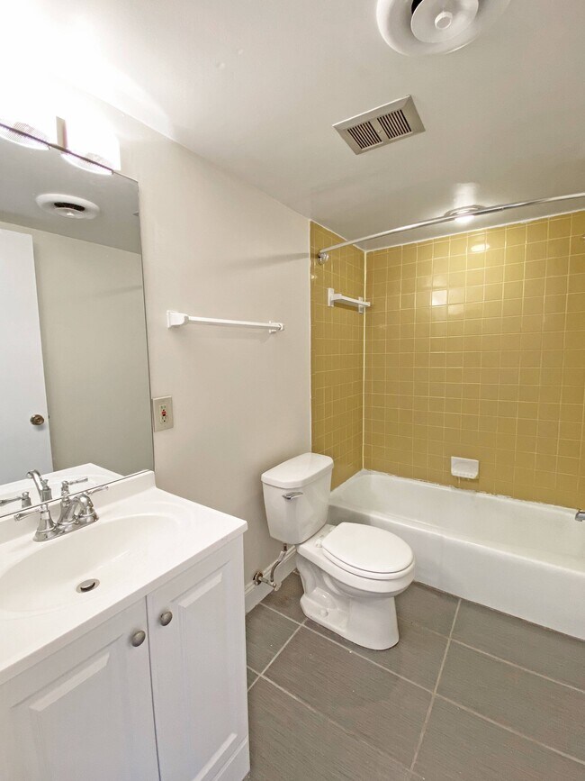 Walnut Towers at Frick Park 7070 Forward Ave Pittsburgh PA 15217